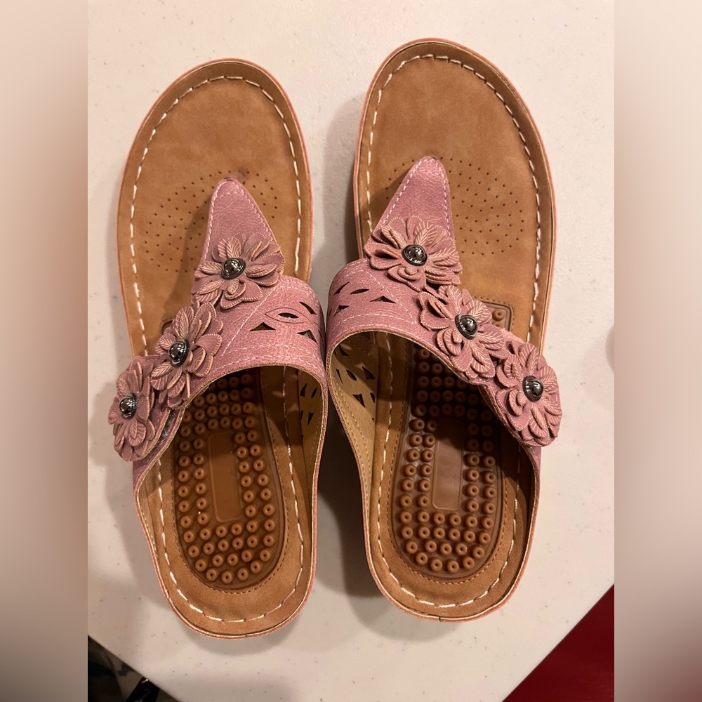 Atoshopce Wedge Sandals for Women Flip-Flops: size 7